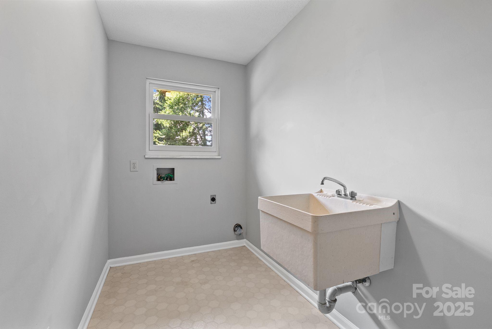 89 Braddock Way Asheville NC 28803