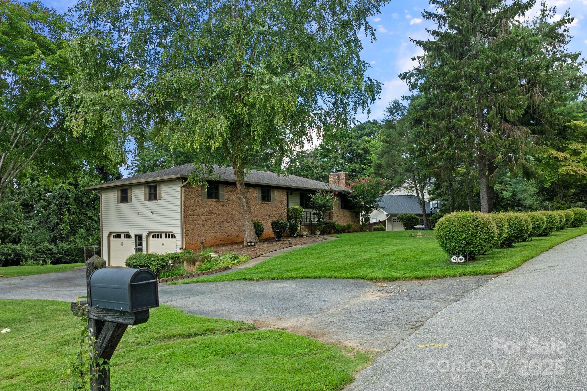 89 Braddock Way Asheville NC 28803