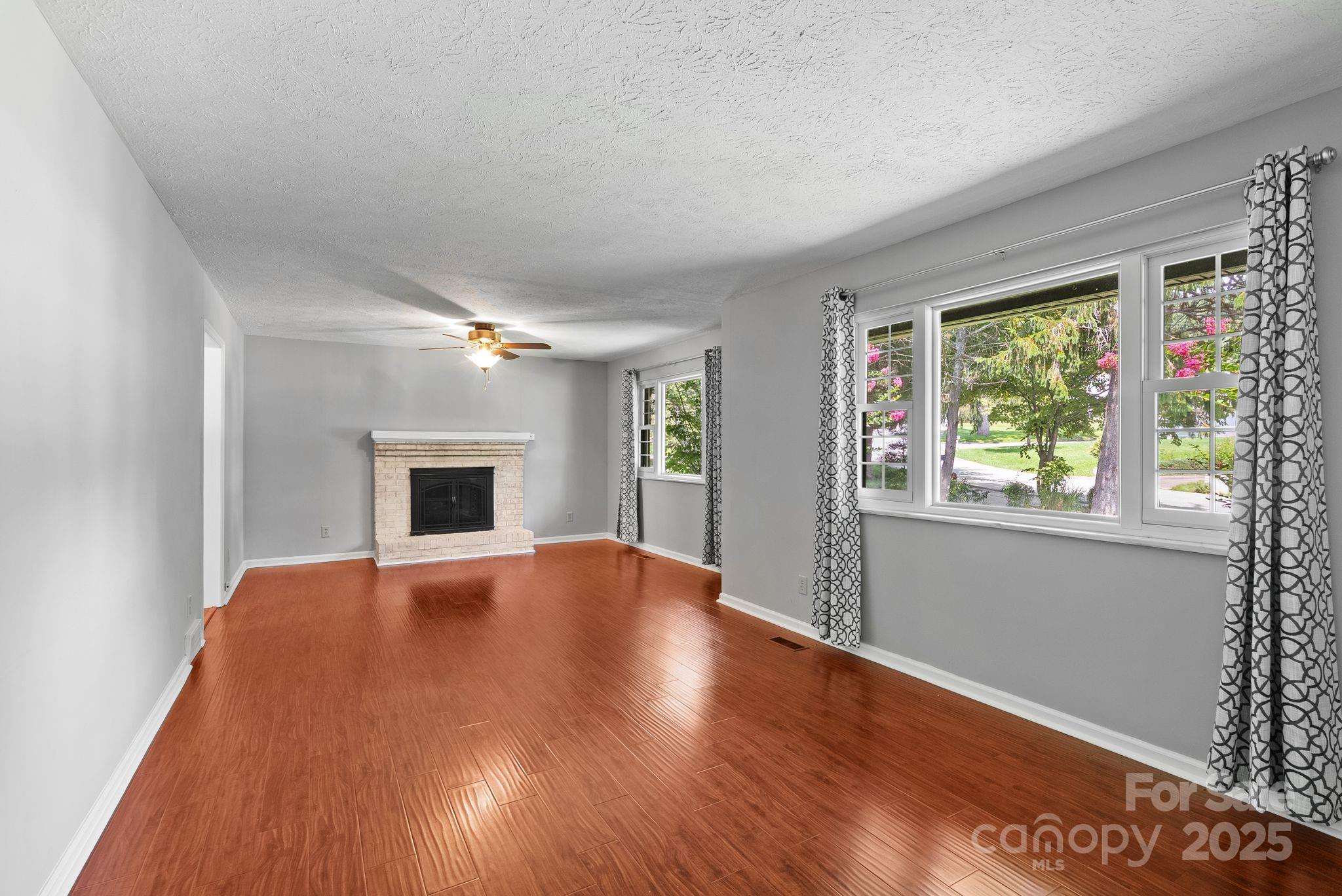 89 Braddock Way Asheville NC 28803