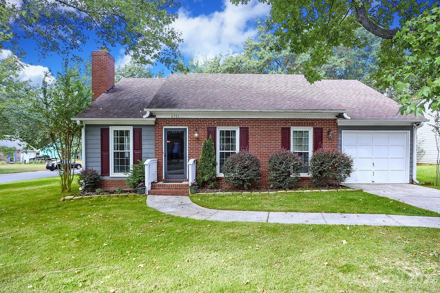 6701 Capstone Court Charlotte NC 28215