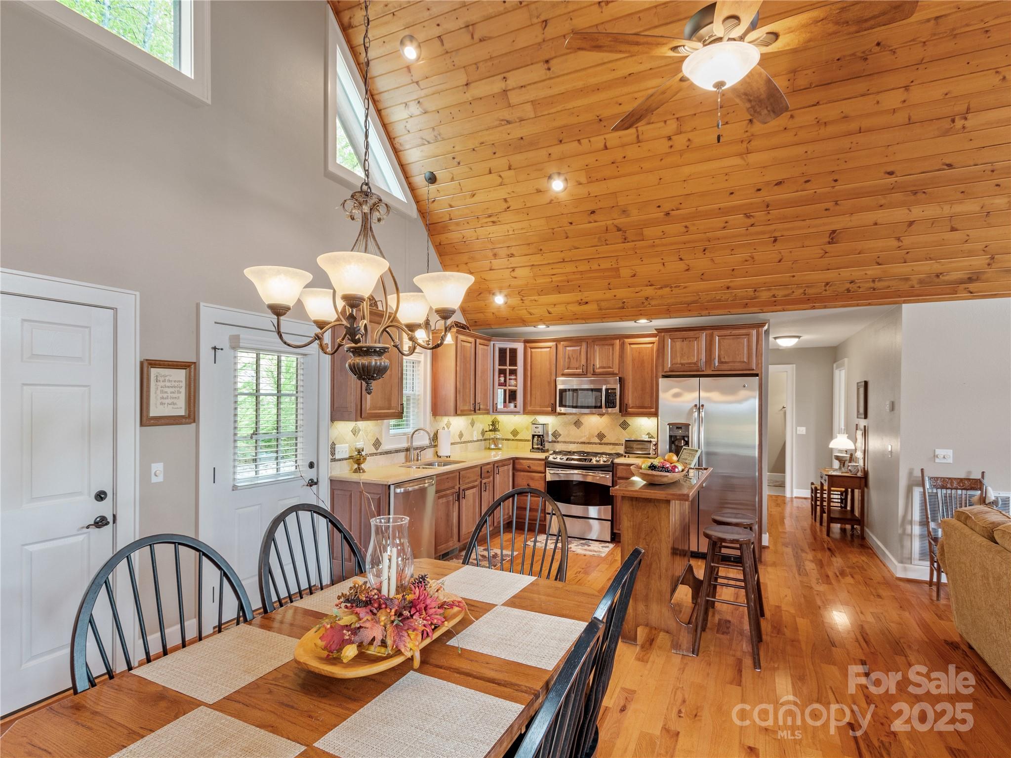 370 Appaloosa Trail Burnsville NC 28714
