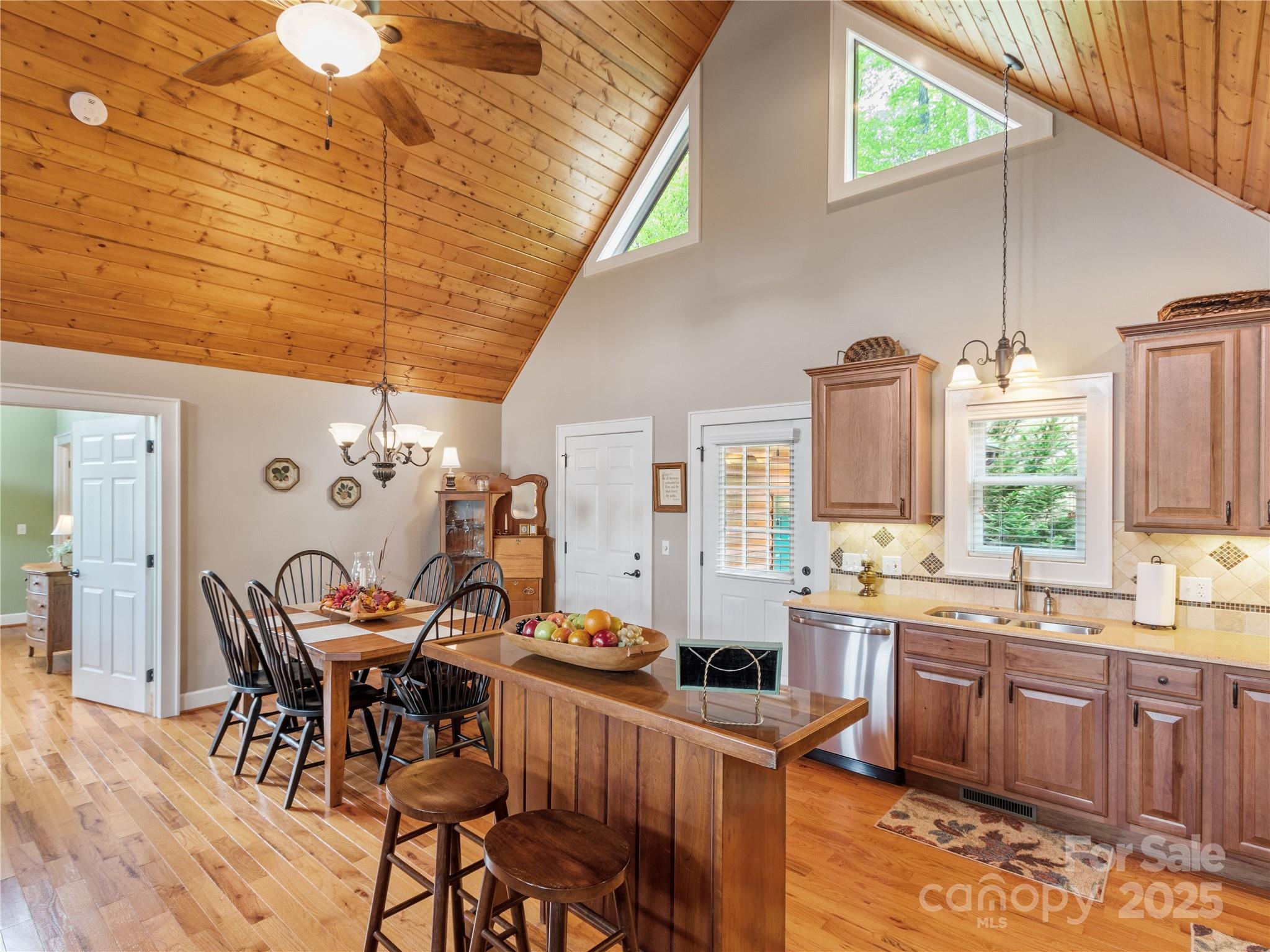 370 Appaloosa Trail Burnsville NC 28714