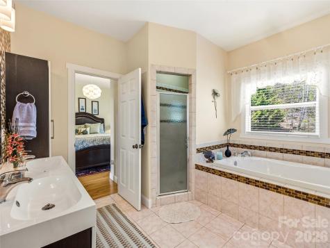 24 Sunnie Rae Lane Candler NC 28715