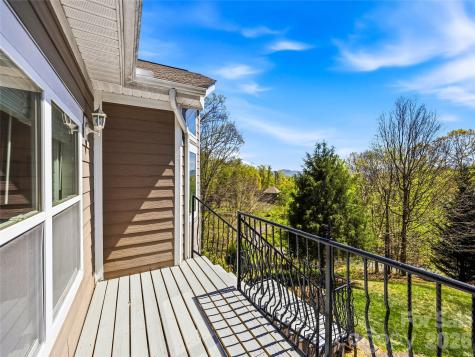 24 Sunnie Rae Lane Candler NC 28715