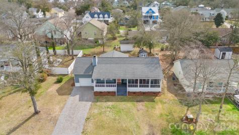 322 NE 57th Street NE Oak Island NC 28465