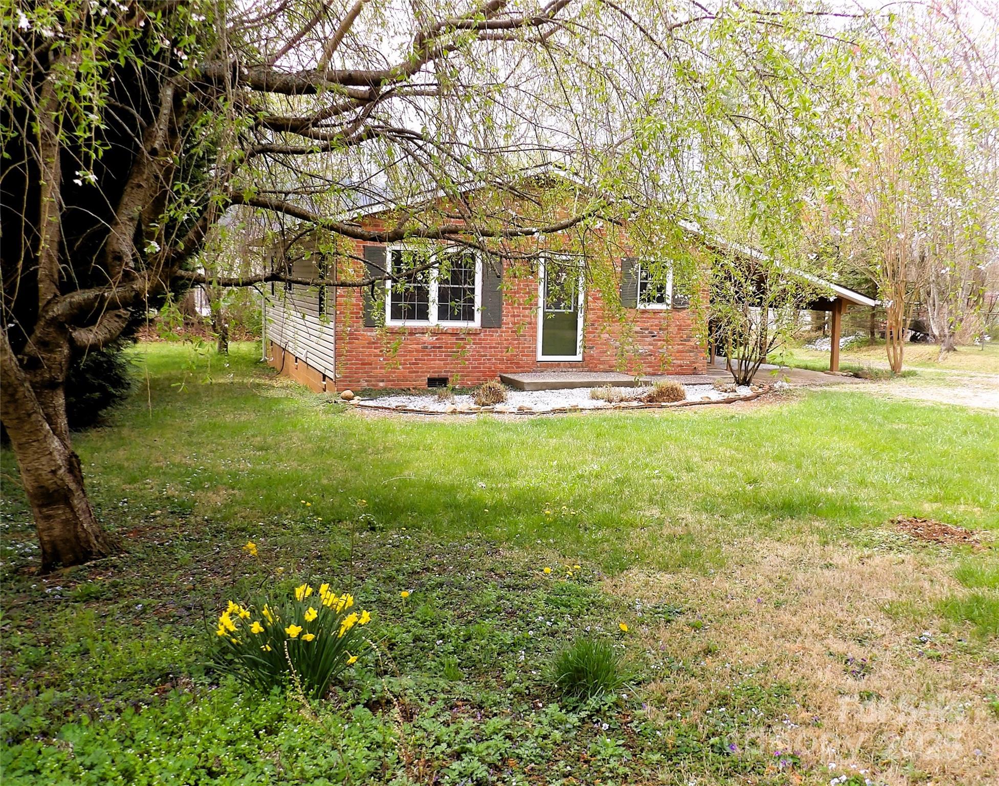 106 Pinetree Drive Black Mountain NC 28711