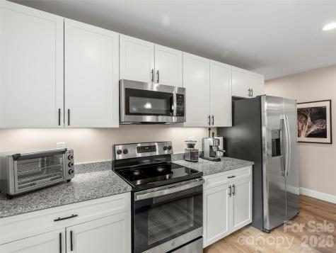 92 Lakeside Drive Asheville NC 28806