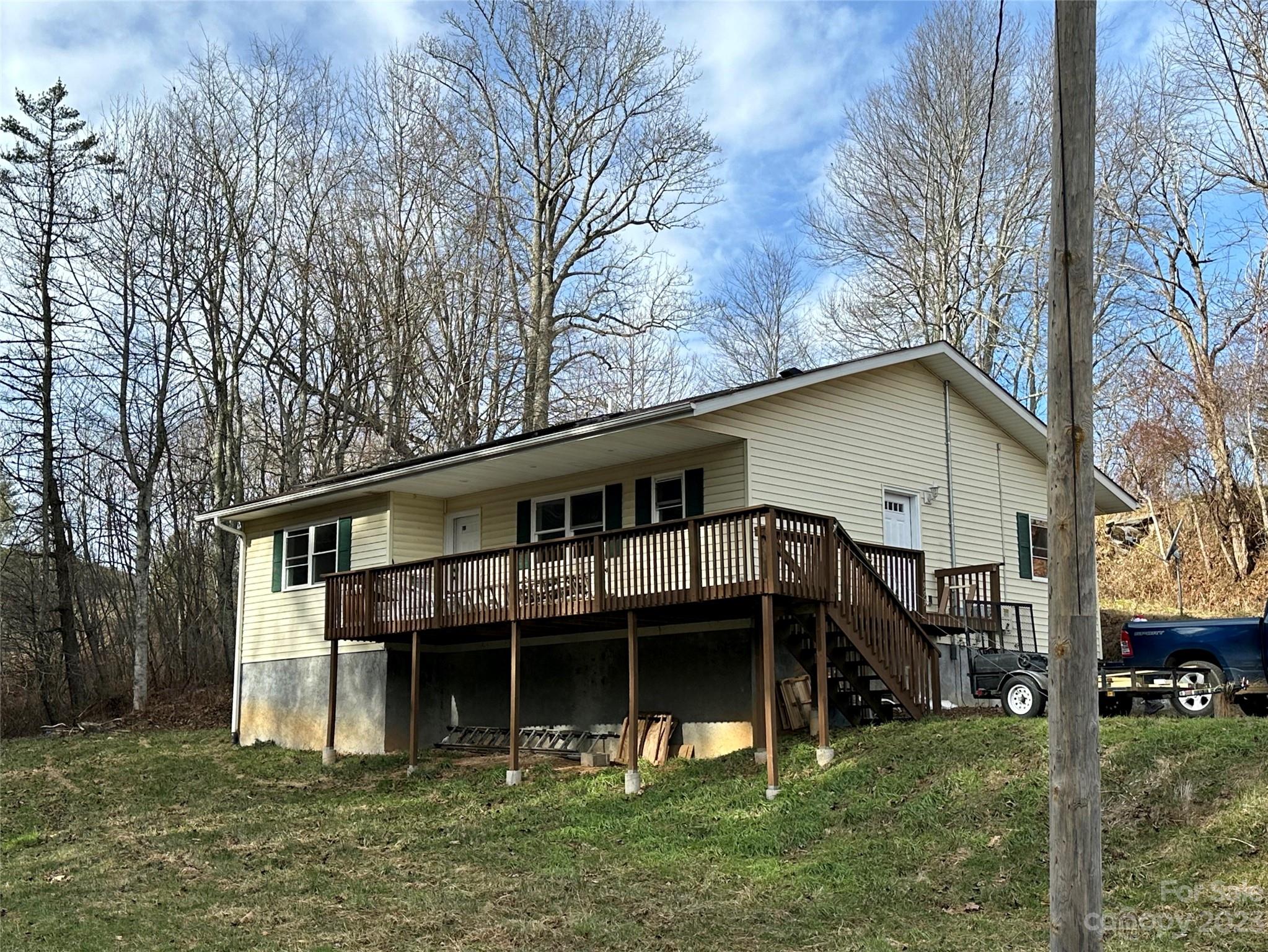 1953 Stamey Branch Road Newland NC 28657