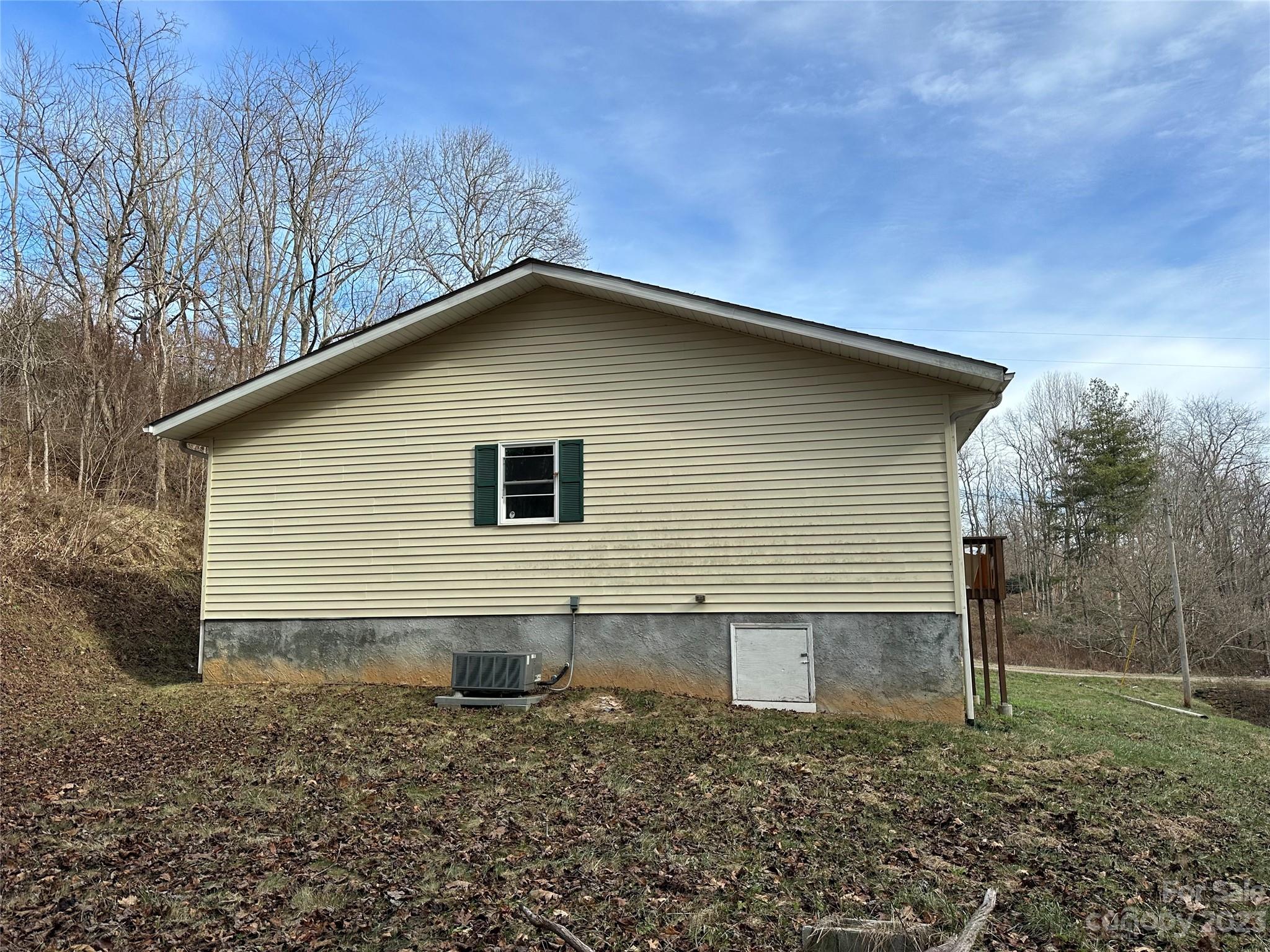 1953 Stamey Branch Road Newland NC 28657