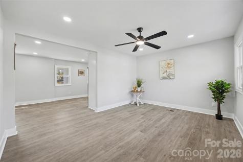 553 Derrydowne Drive Charlotte NC 28213