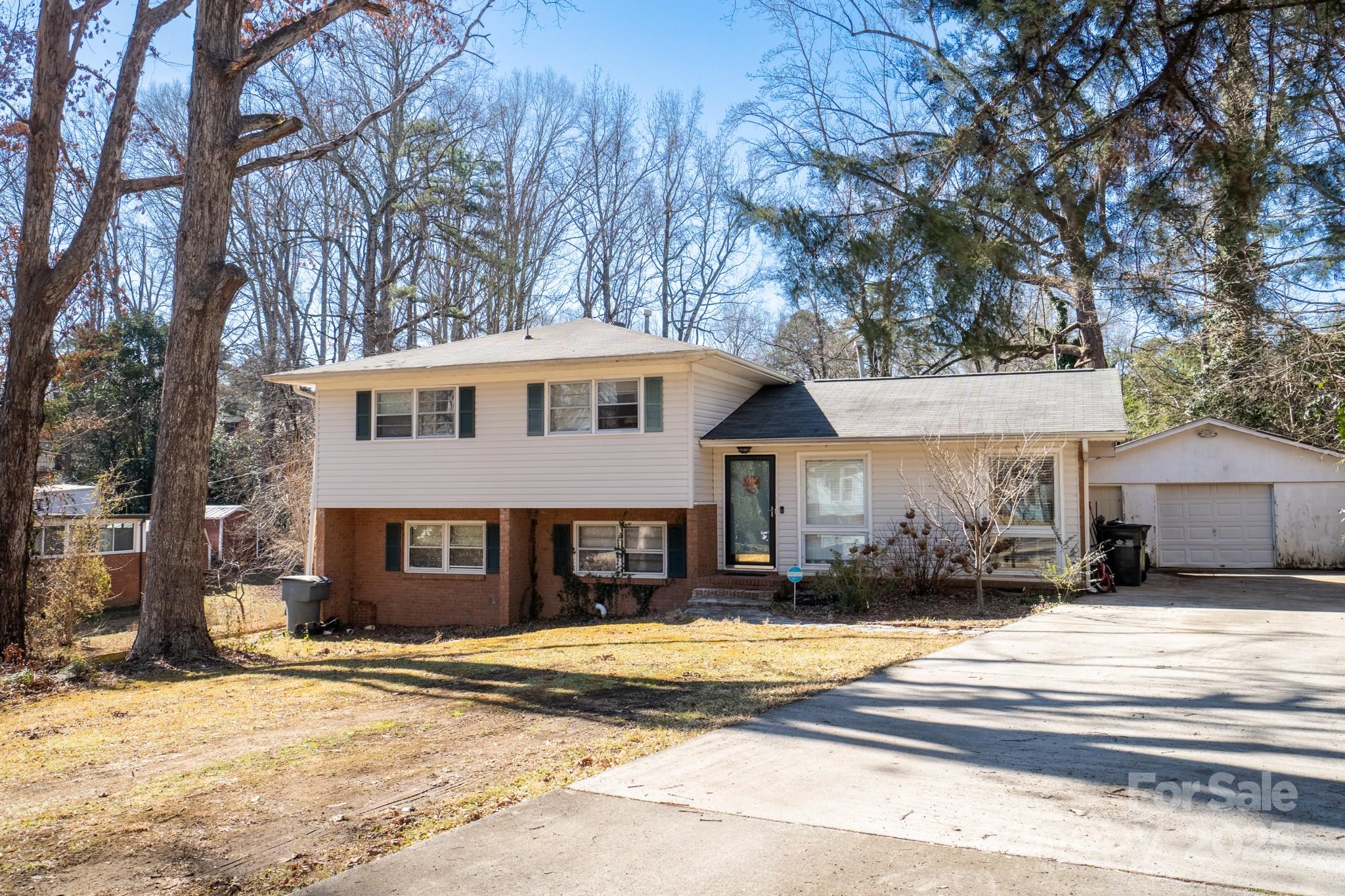 7716 Elwood Drive Charlotte NC 28227