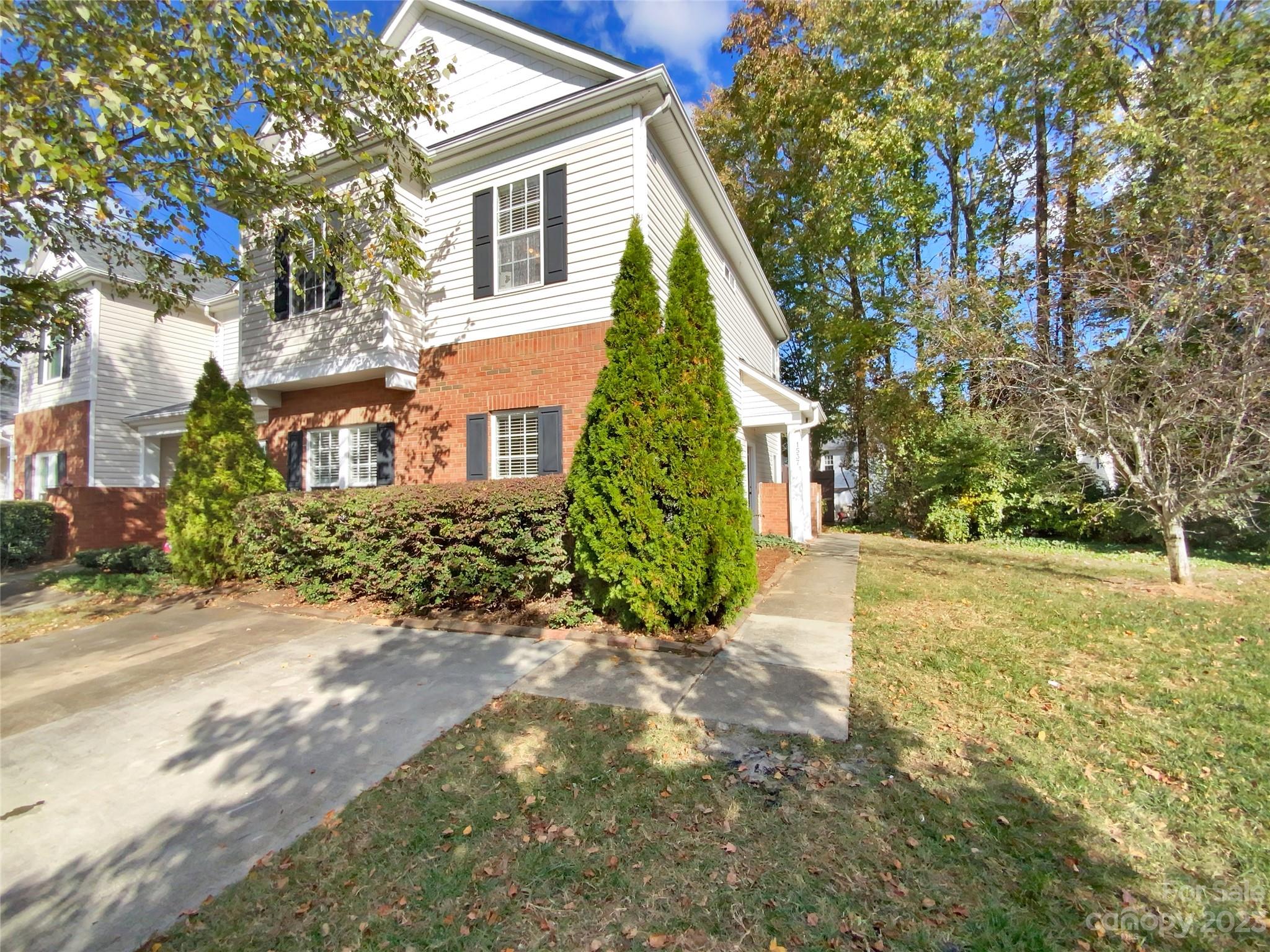 1537 Sylvia Court Charlotte NC 28205