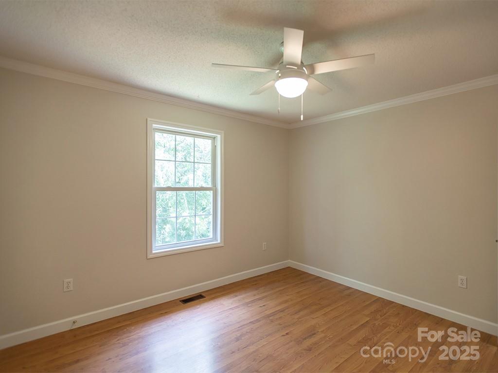 35 Sydney Lane Asheville NC 28806