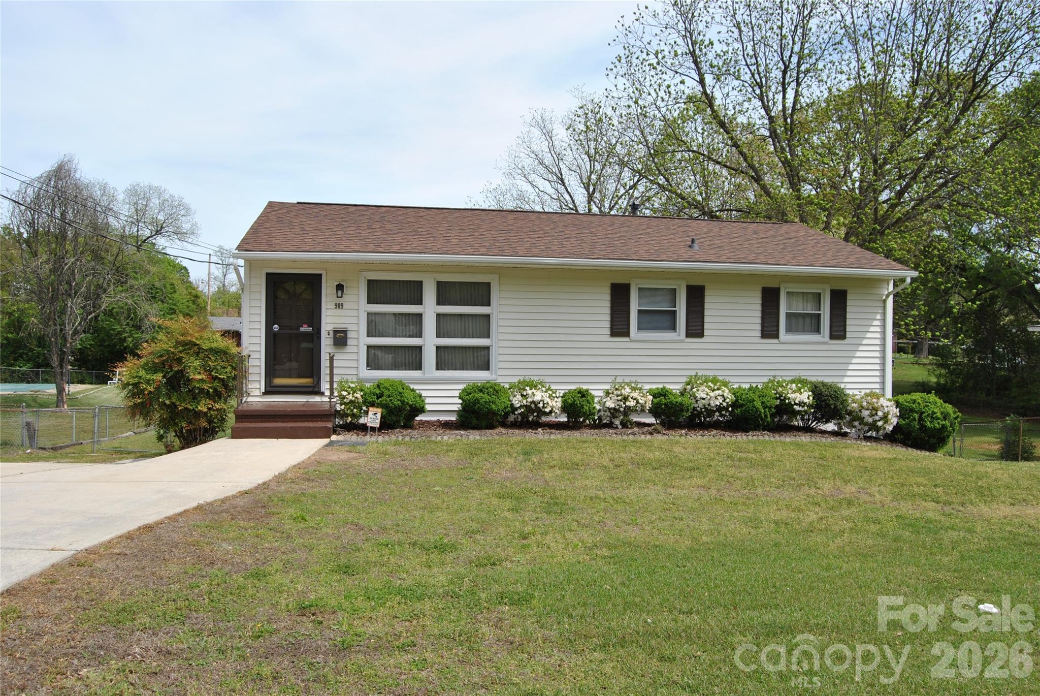909 Timberlane Drive Mount Holly NC 28120
