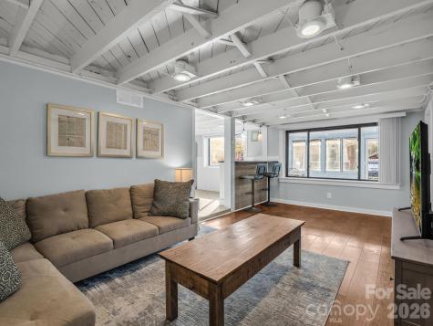 609 Edgewood Avenue Hendersonville NC 28792