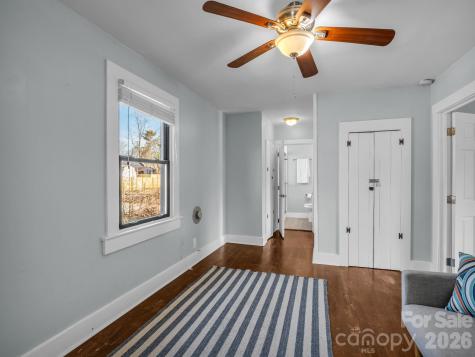 609 Edgewood Avenue Hendersonville NC 28792