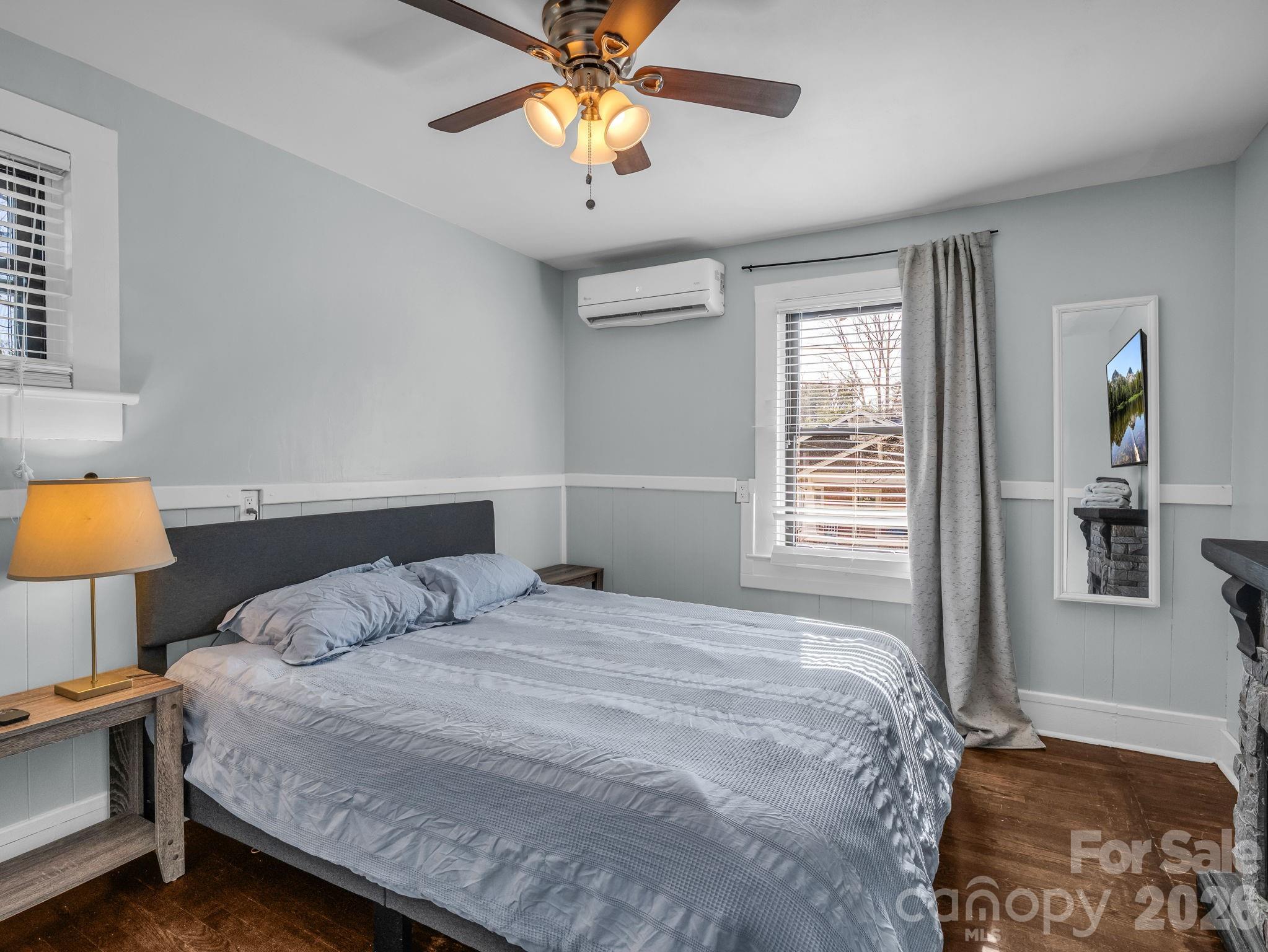 609 Edgewood Avenue Hendersonville NC 28792