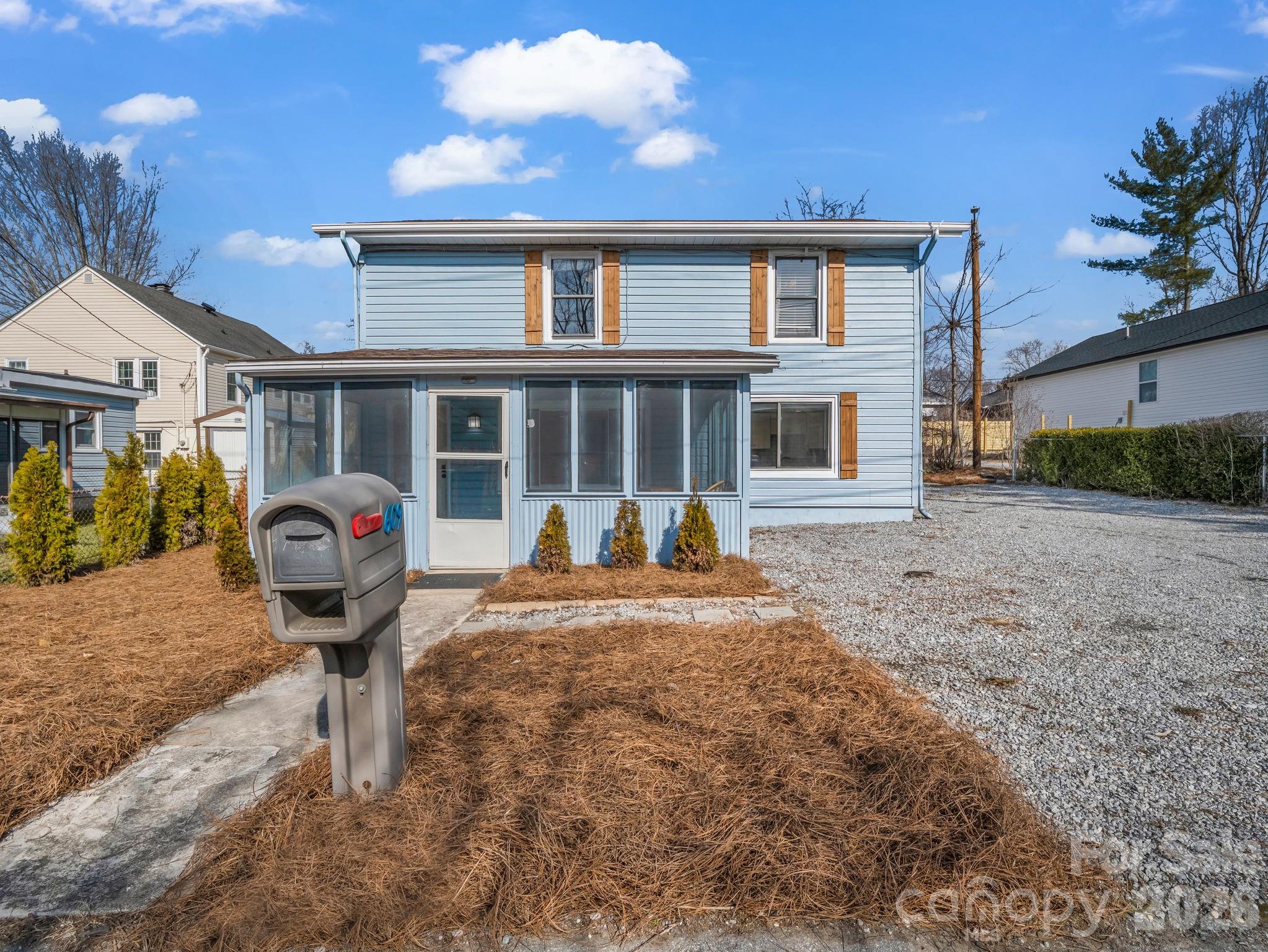 609 Edgewood Avenue Hendersonville NC 28792