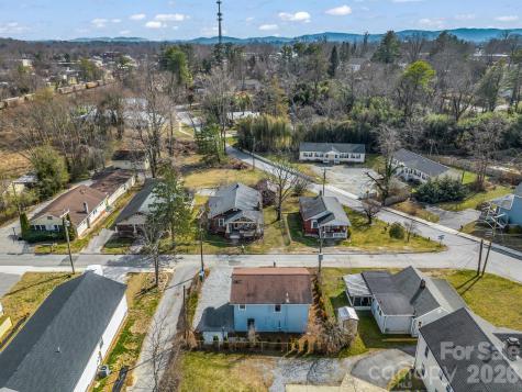 609 Edgewood Avenue Hendersonville NC 28792