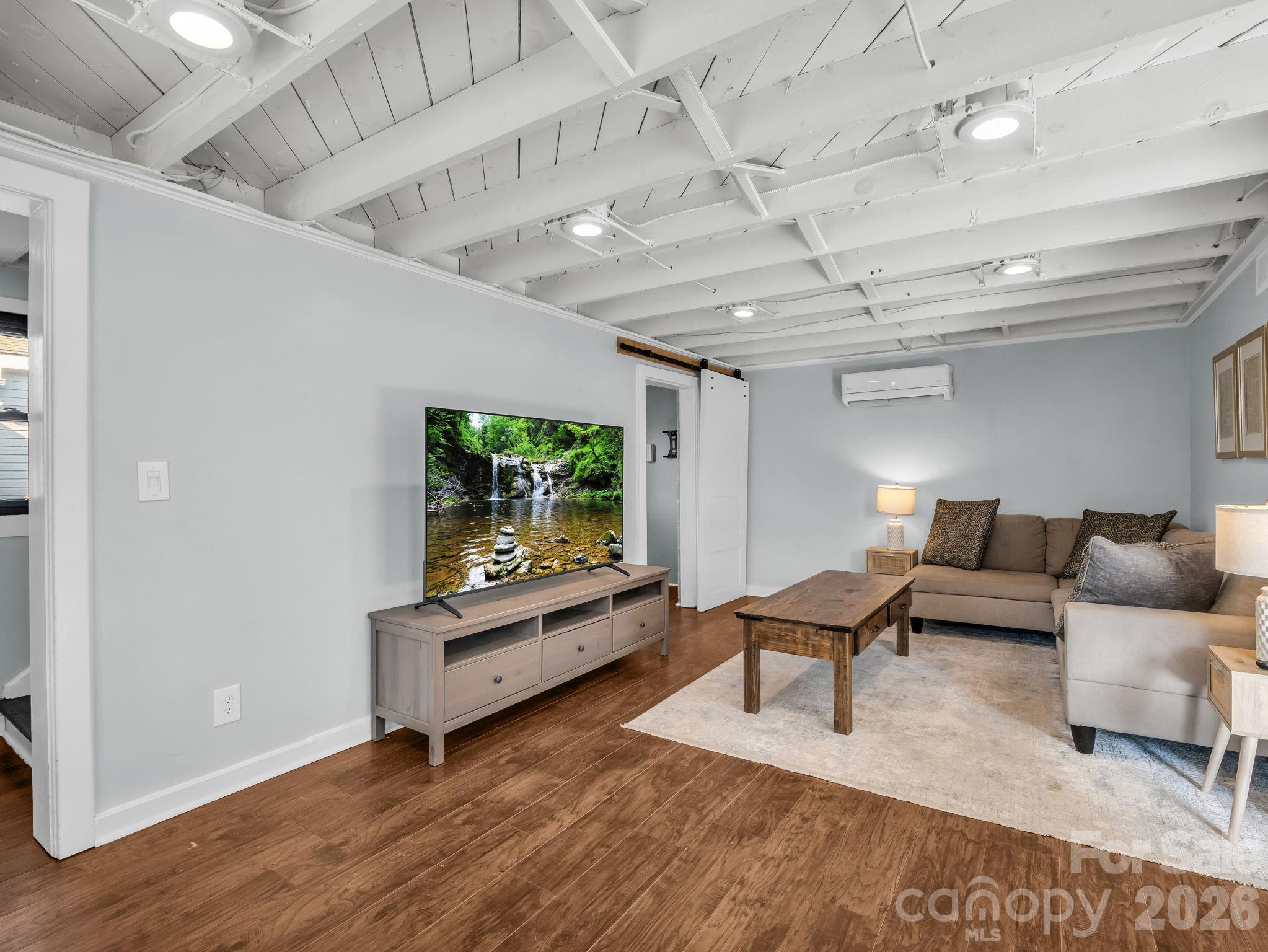 609 Edgewood Avenue Hendersonville NC 28792