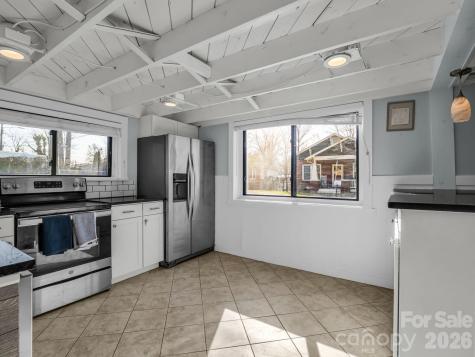 609 Edgewood Avenue Hendersonville NC 28792