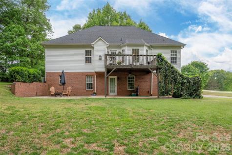 144 High Meadows Road Advance NC 27006