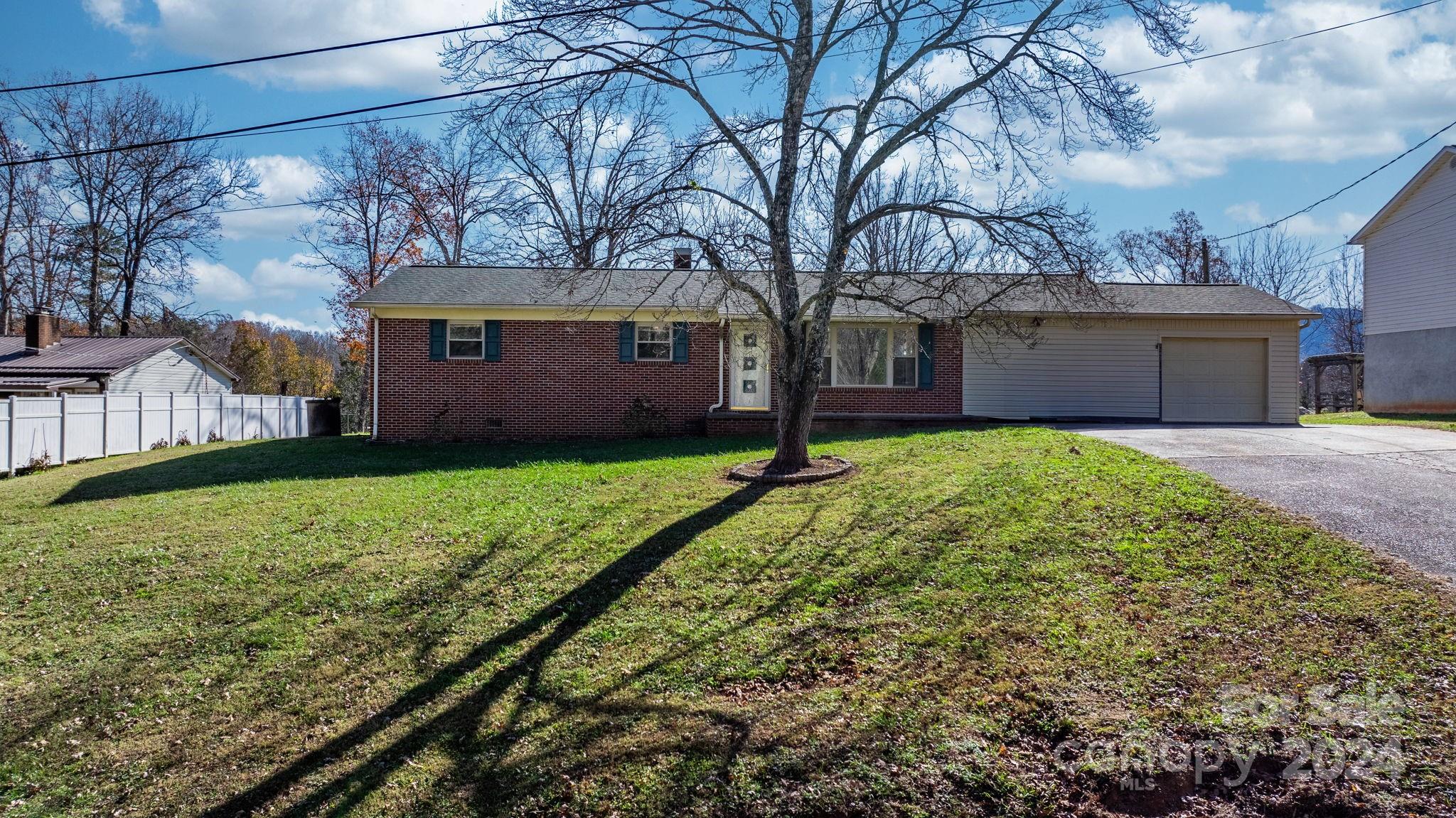 1182 Creekwood Drive Morganton NC 28655