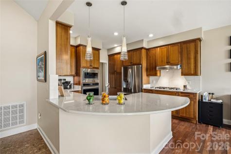 135 Crossvine Trail Hendersonville NC 28739