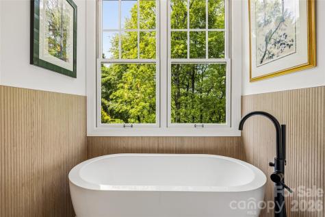 135 Crossvine Trail Hendersonville NC 28739