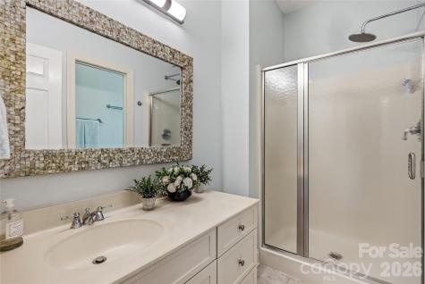 135 Crossvine Trail Hendersonville NC 28739