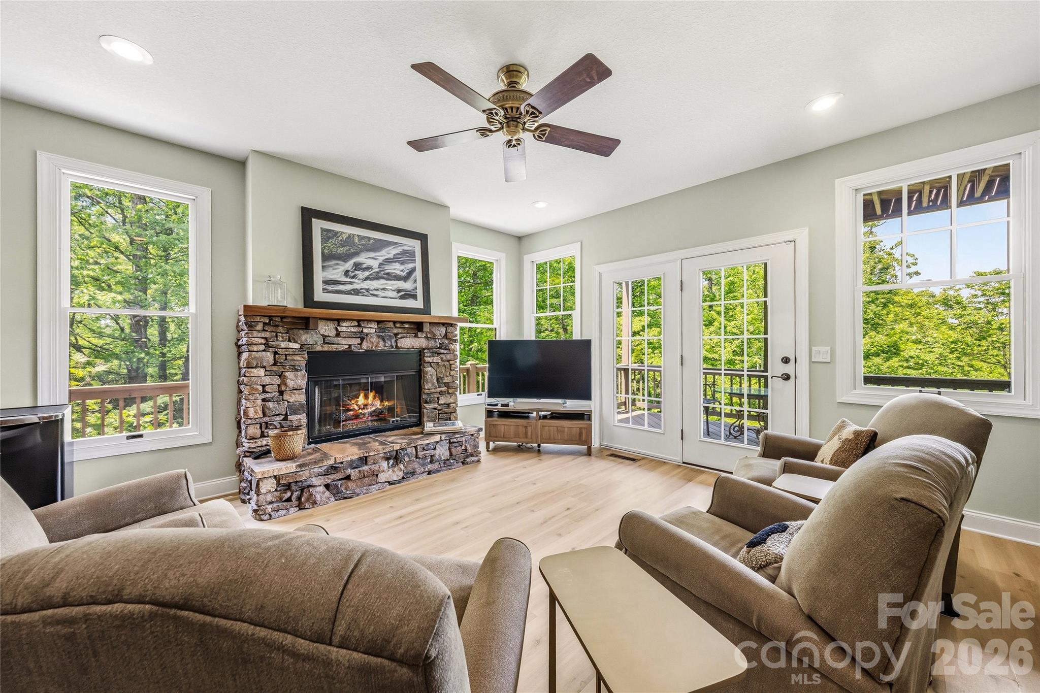 135 Crossvine Trail Hendersonville NC 28739