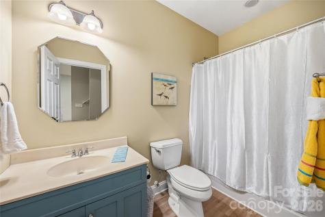 135 Crossvine Trail Hendersonville NC 28739
