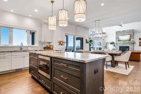 98 Rock Cliff Way Hendersonville NC 28791