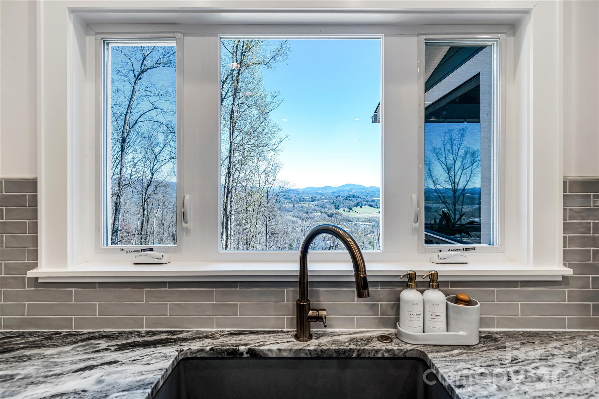 98 Rock Cliff Way Hendersonville NC 28791