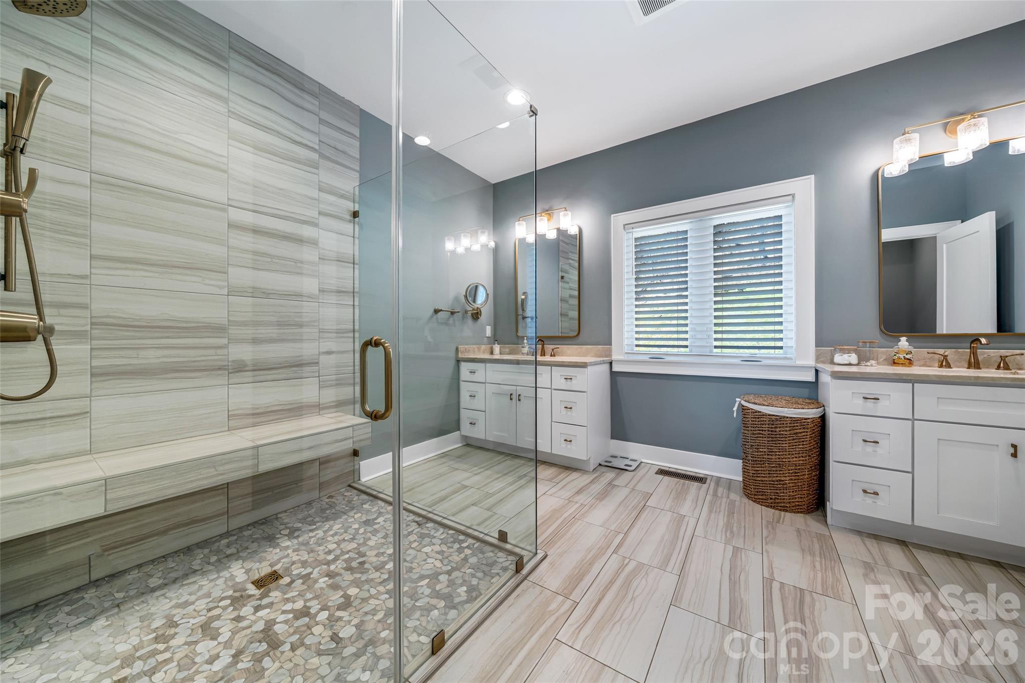98 Rock Cliff Way Hendersonville NC 28791