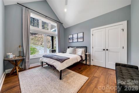 98 Rock Cliff Way Hendersonville NC 28791