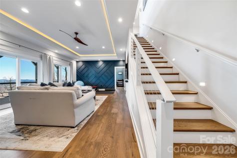 98 Rock Cliff Way Hendersonville NC 28791
