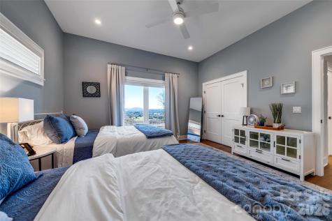 98 Rock Cliff Way Hendersonville NC 28791