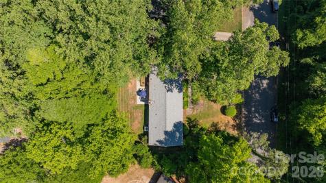13 Mayflower Lane Lexington NC 27295