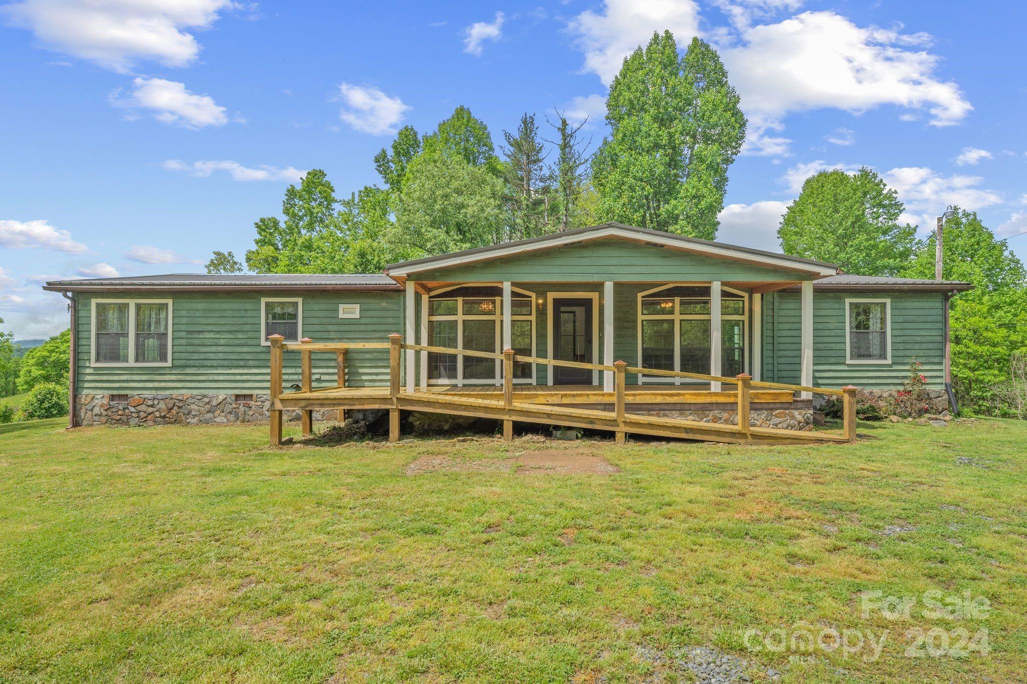 25 Easter Gap Road Marshall NC 28753