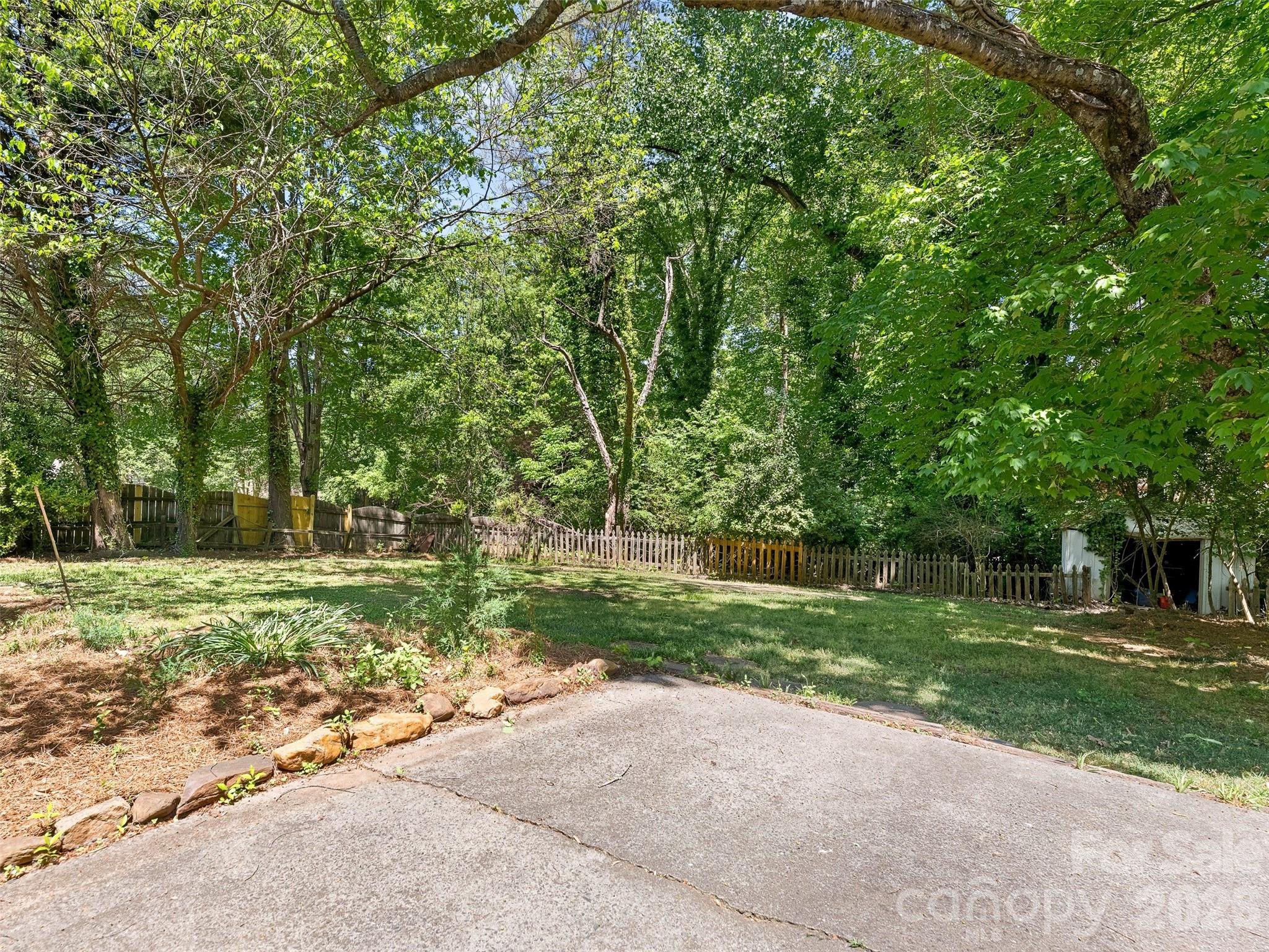 7811 Winterset Drive Charlotte NC 28270