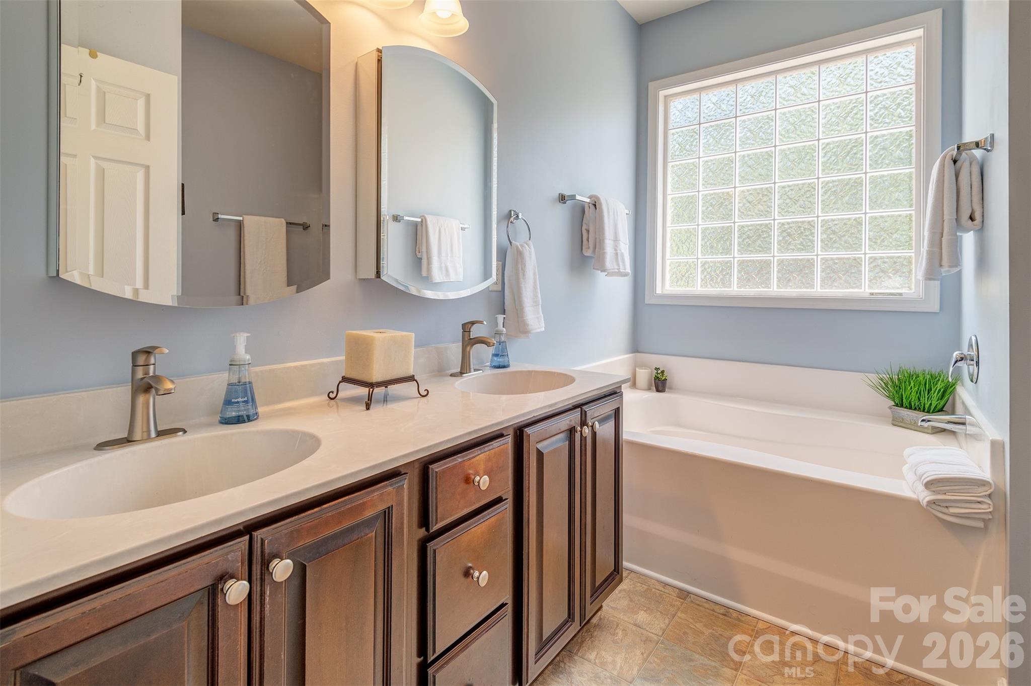 7 Breyerton Court Asheville NC 28804