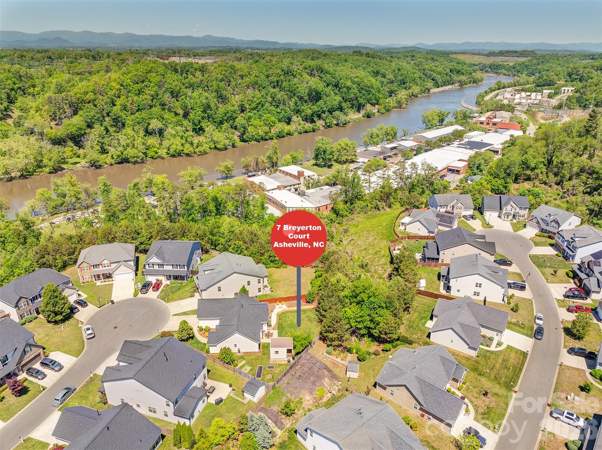 7 Breyerton Court Asheville NC 28804