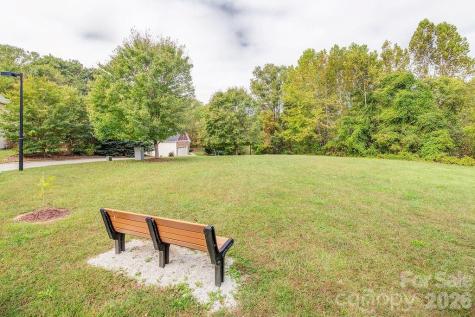 7 Breyerton Court Asheville NC 28804
