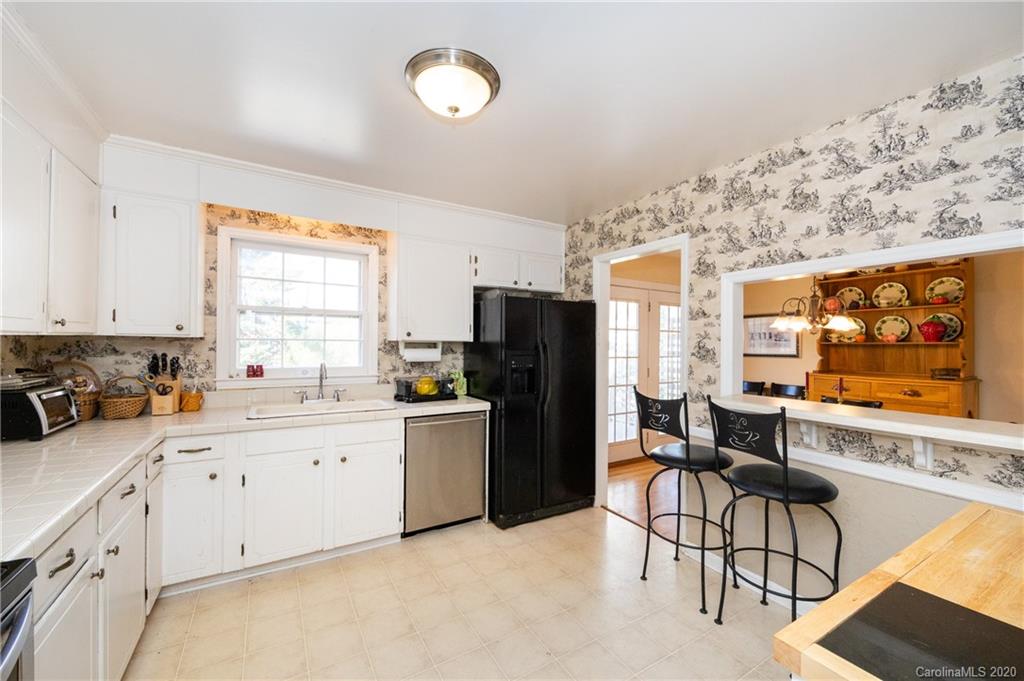 4816 Fairheath Road Charlotte NC 28210