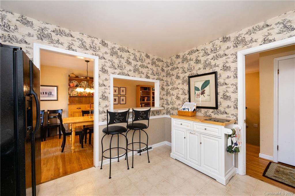 4816 Fairheath Road Charlotte NC 28210