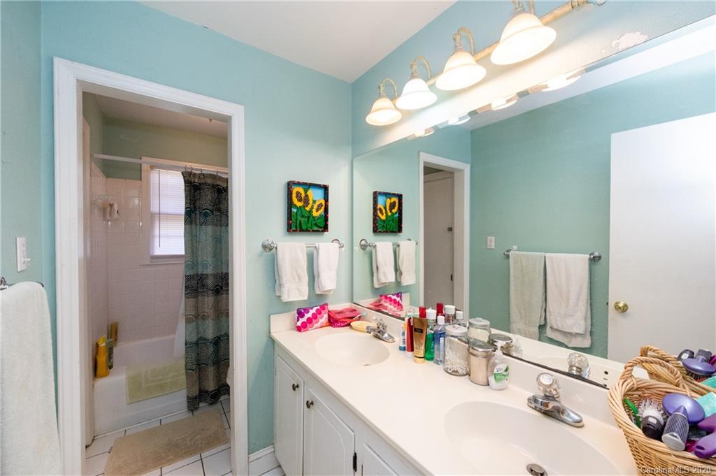 4816 Fairheath Road Charlotte NC 28210