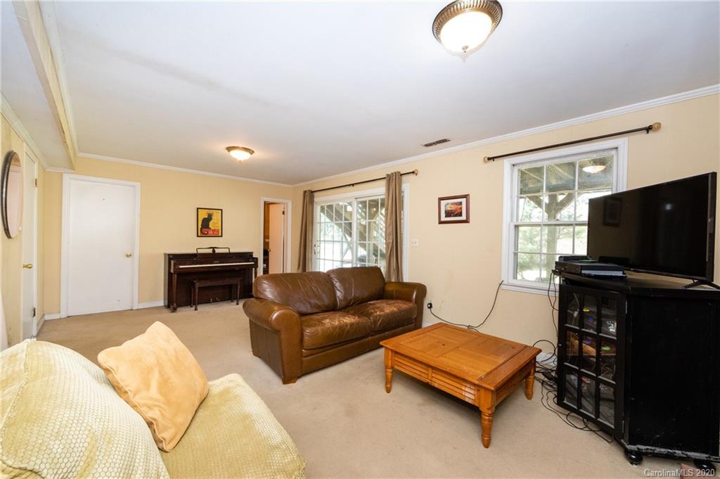 4816 Fairheath Road Charlotte NC 28210