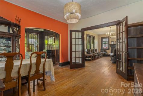 15 Walton Street Asheville NC 28801