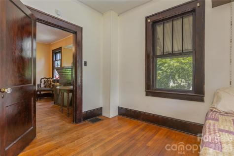 15 Walton Street Asheville NC 28801